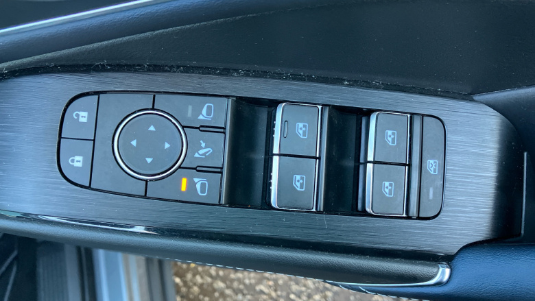 Nissan Qashqai 1.3 DiG-T MH Tekna 5dr Petrol Hatchback